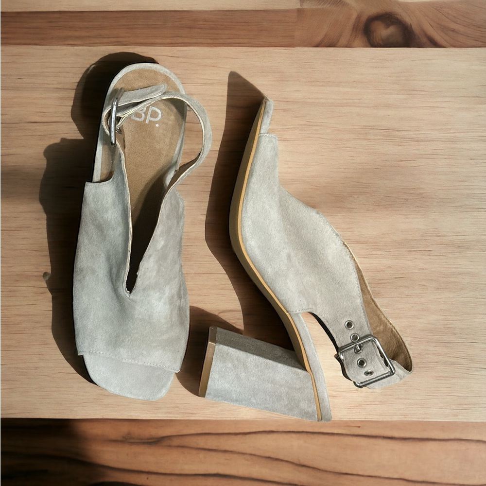 Like New-B.P. All Leather Silver Block Suede Sandals